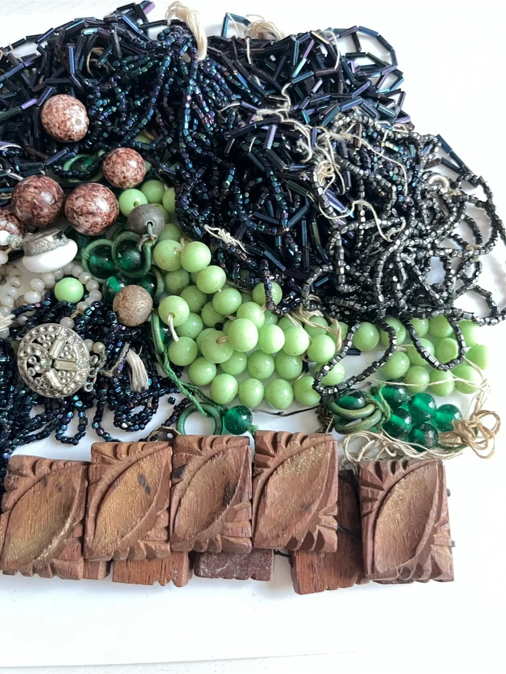 Old Vintage Beads Jewelry Crafting Lot